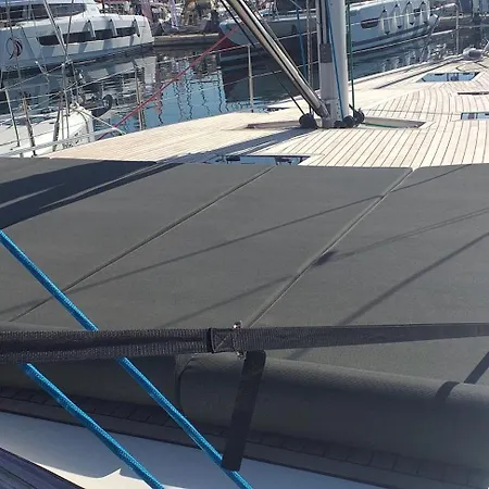 Botel Prestige I